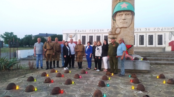 В селе Батальное Ленинского района прошел Митинг «Не гаснет памяти свеча»