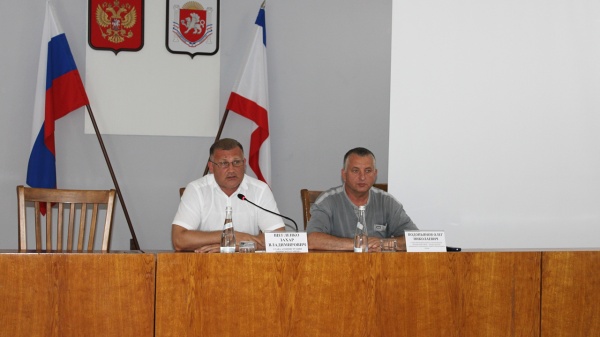 На еженедельном аппаратном совещании в Администрации Ленинского района обсудили вопросы санитарной очистки территории