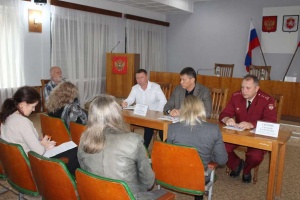 Валерий Макрушин провел заседание рабочей группы по вопросу обеспечения обучающихся полноценным питанием.