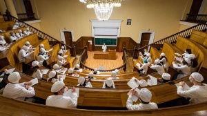 Крым закрепит выпускников за больницами для решения кадрового дефицита