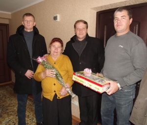 В День Героев Отечества наши заслуженные земляки получили поздравления и подарки
