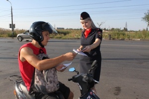 ГОСАВТОИНСПЕКЦИЯ КРЫМА ПРИЗЫВАЕТ ВОДИТЕЛЕЙ МОТОТРАНСПОРТА НЕ ЗАБЫВАТЬ О МЕРАХ БЕЗОПАСНОСТИ