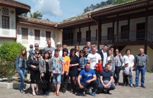 Руководство ОМВД России по Ленинскому району организовало для детей и жен сотрудников полиции экскурсию в Бахчисарай