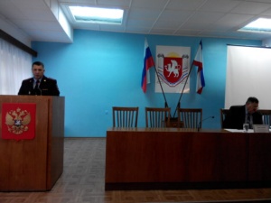Начальник ОМВД России по Ленинскому району Виталий Землянский отчитался перед депутатами об итогах работы подразделения за 9 месяцев