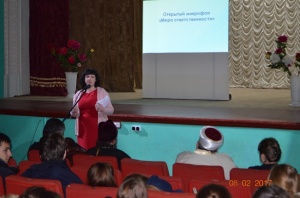 В Ленинском районе полицейские и общественники приняли участие в мероприятии открытый микрофон