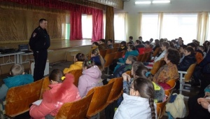 Дорожные полицейские  Ленинского района провели профилактическую акцию   «Стоп – твоя жизнь в опасности!»