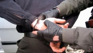 В Ленинском районе полицейские задержали подозреваемого в ограблении мужчины по «горячим следам»