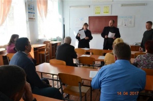 Полицейские Ленинского района совместно с Общественным Советом рассказали сотрудниками техникума о том, что «Госуслуги – это проще, чем кажется»