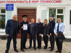 В Ленинском районе Республики Крым правоохранители и учащиеся состязались в интеллектуальной игре «Брейн-ринг»