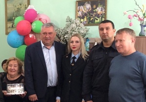 В Ленинском районе полицейские и члены Общественного совета посетили  подопечных