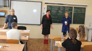 Светлана Иванова пожелала удачи выпускникам на пробном ЕГЭ