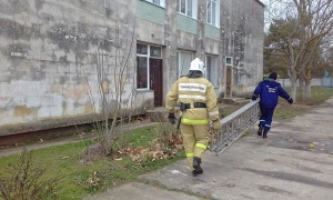 Сотрудники ГКУ РК «Пожарная охрана Республики Крым» провели пожарно-тактическое занятие на базе учебного учреждения