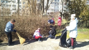 В преддверии праздничных мероприятий, приуроченных к годовщине Крымской весны, на территории Ленинского района прошел субботник