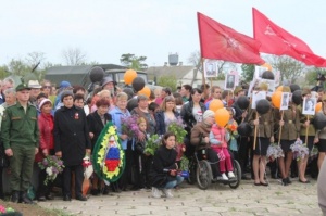 В Ленинском районе с воинскими почестями перезахоронили останки 82-х бойцов и командиров Красной Армии