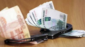 Два бывших крымских госавтоинспектора проведут четыре года в колонии за взяточничество