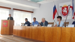 Павел Королёв: Для разрешения экологической ситуации, связанной с работой нефтебазы в п.Ленино, будет создана межведомственная комиссия при Совете министров РК