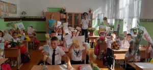 Инспекторы ГИБДД Ленинского района провели уроки безопасности для учеников местных школ