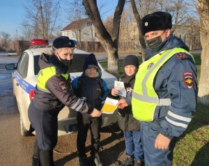 Госавтоинспекторы в Ленинском районе провели профилактическое мероприятие «Пешеход. Пешеходный переход»