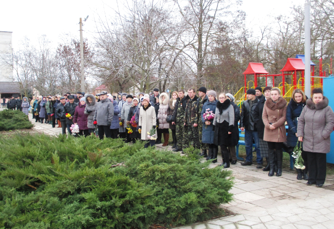 торжественное возложение цветов к Обелиску Славы пгт Ленино, посвященное Дню Неизвестного Солдата