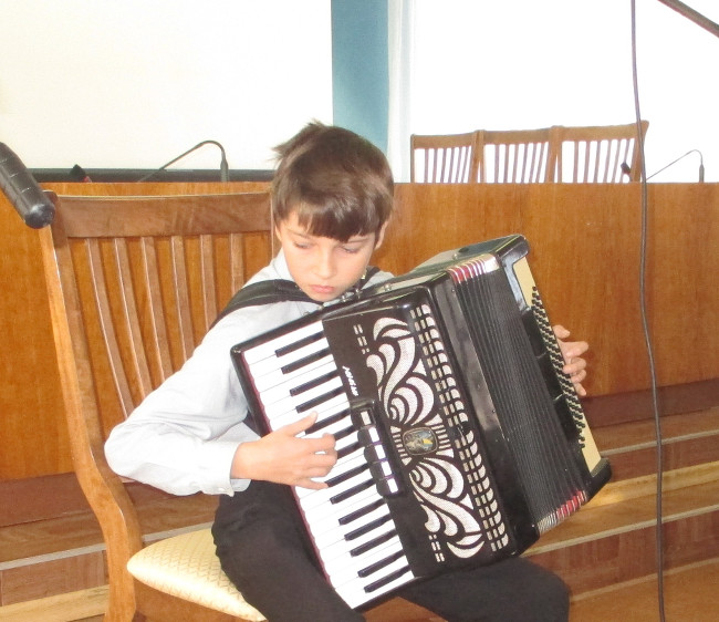 В Администрации Ленинского района состоялось торжественное собрание и праздничный концерт, посвященные Дню Республики Крым