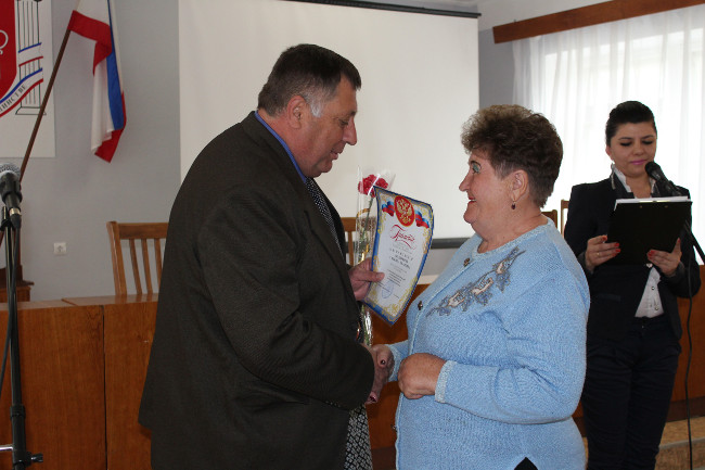 В Администрации Ленинского района состоялись торжественное собрание и праздничный концерт, посвященные Дню местного самоуправления