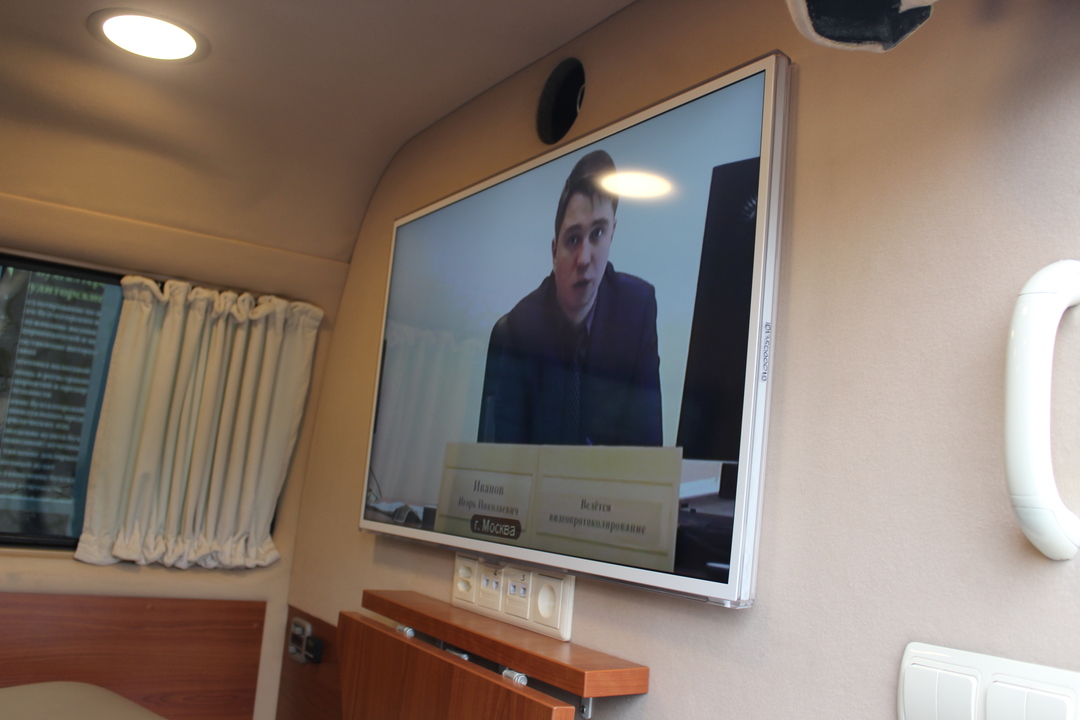 Прием граждан Ленинского района в передвижном комплексе мобильной приемной Президента Российской Федерации