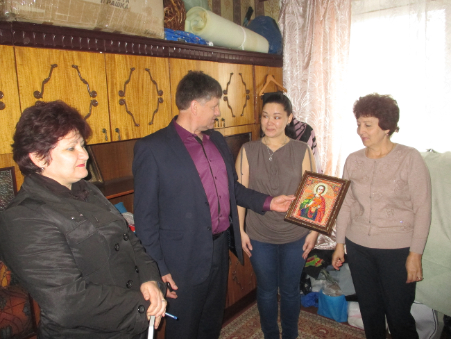 Были посещены семьи Натальи Косткиной, Елены Кикис, Гульсум Асановой.
