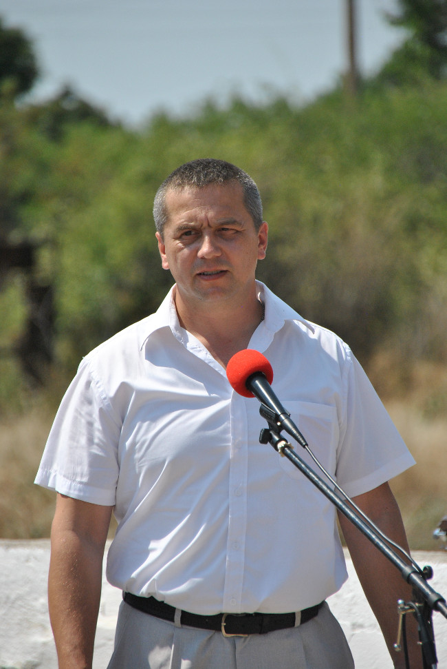 В селе Батальное Ленинского района прошел митинг «Подвигу лежит дорога в вечность»