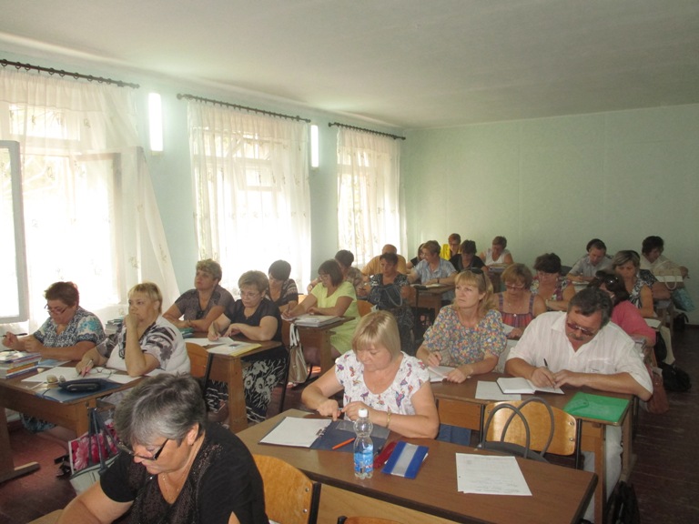 Состоялось совещание руководителей общеобразовательных учреждений Ленинского района по подготовке общеобразовательных учреждений к новому 2015/2016 учебному году.