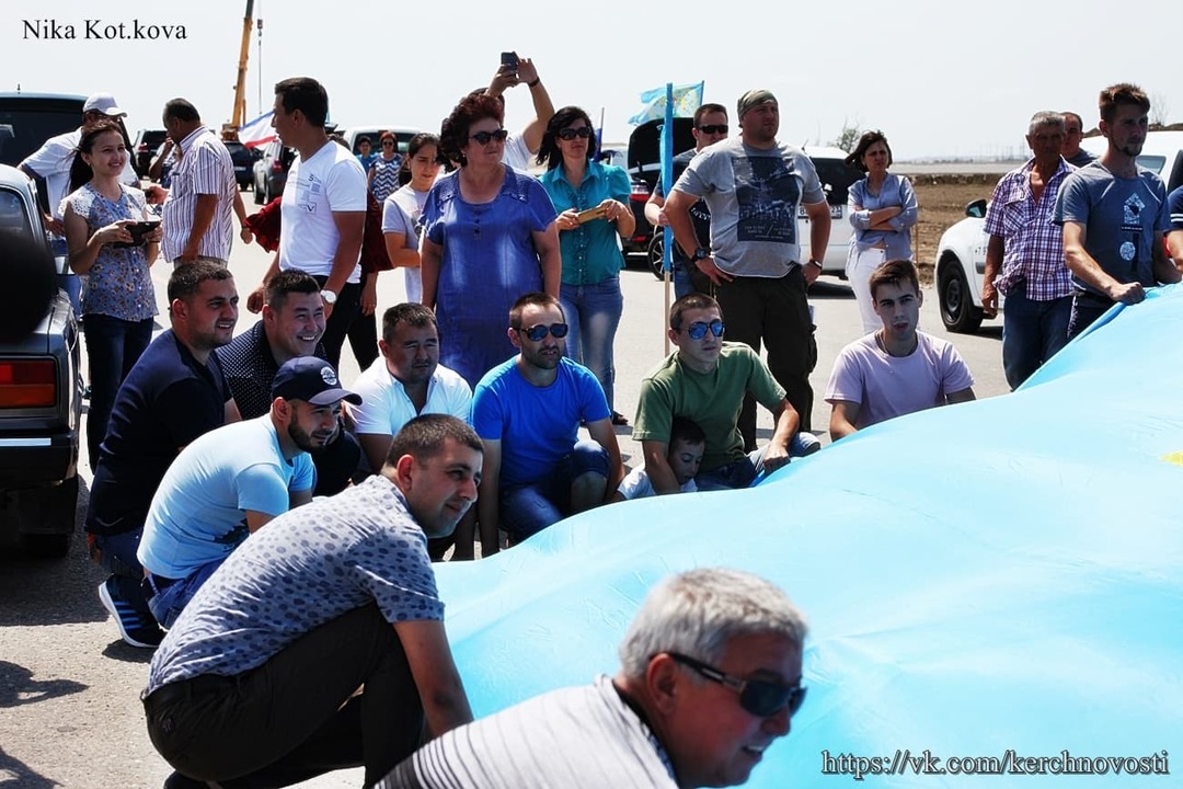 Ленинский район принял участие в автопробеге, посвященному Дню крымскотатарского флага