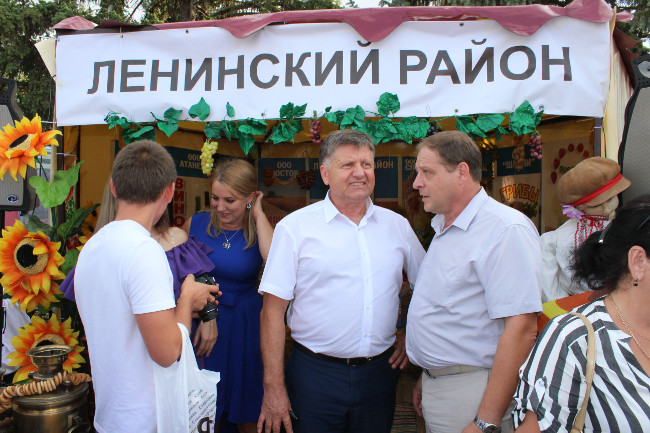 Делегация из Ленинского района приняла участие в республиканском празднике День урожая 2017 года