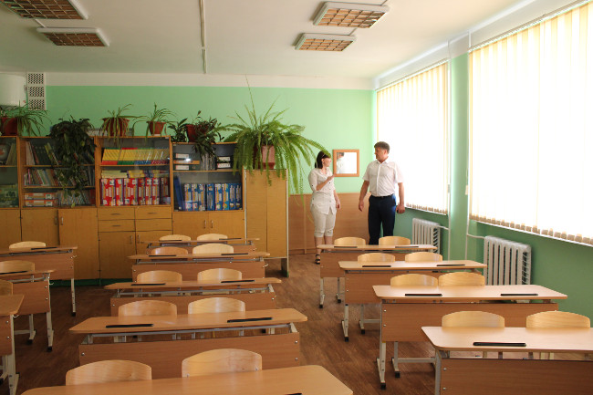 Александр Мачусский осуществил выезд в образовательные учреждения Ленинского района