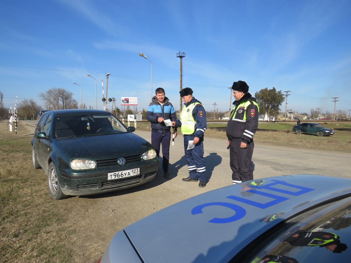 Госавтоинспекция Ленинского района напоминает участникам дорожного движения о правилах безопасности на железнодорожных переездах