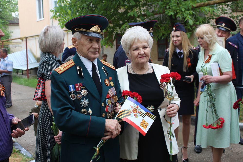 В Ленинском районе проведены шествие «Бессмертный полк России» и торжественный митинг, посвященные 73-й годовщине Великой Победы