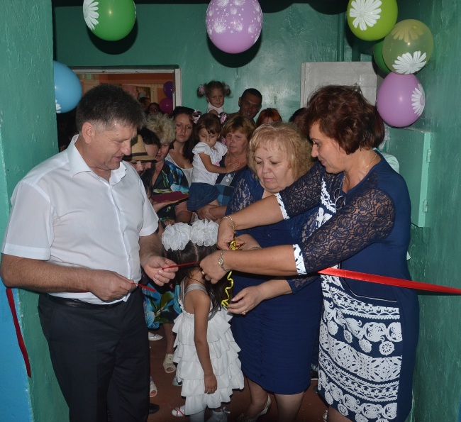 Во всех общеобразовательных учреждениях Ленинского района прошли торжественные мероприятия, посвященные Дню знаний