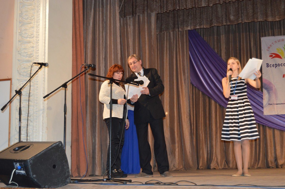 представители творческих коллективов Мысовского сельского Дома культуры – Раиса Филонова и театр миниатюр «Тет-а-Тет»