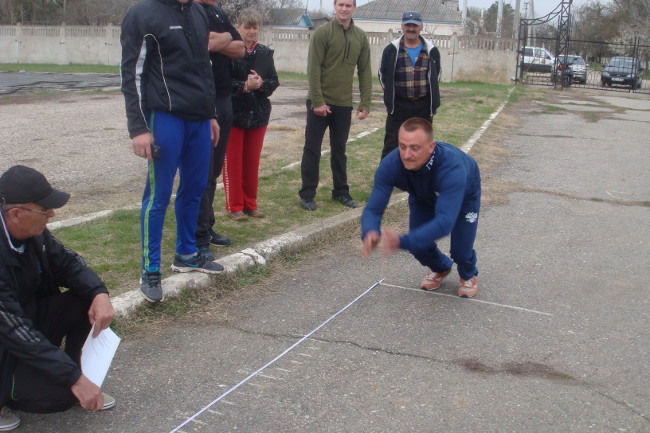 На стадионе пгт Ленино состоялось тестирование по выполнению норм Всероссийского физкультурно-спортивного комплекса «Готов к труду и обороне»(ГТО)