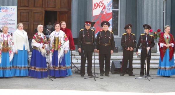 Выступления коллективов народного творчества Краснодарского края ( пгт. Ленино 12.04.2015)