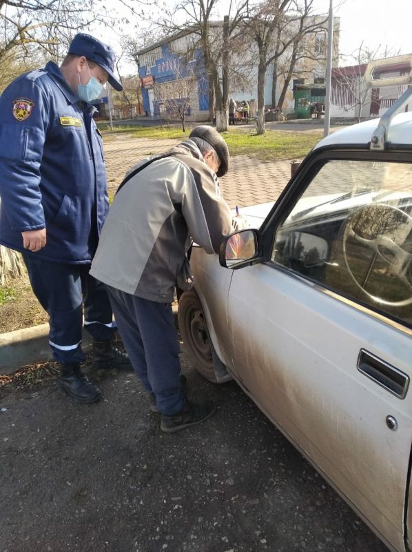 В местах нахождения ПЧ ГКУ РК «Пожарная охрана Республики Крым» организовано проведение рейдов по соблюдению масочного режима