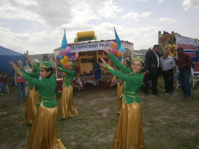 Жители Ленинского района приняли участие во Всекрымском празднике «Хыдырлез» в Бахчисарайском районе