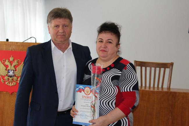 В Администрации Ленинского района состоялись торжественное собрание и праздничный концерт, посвященные Дню местного самоуправления