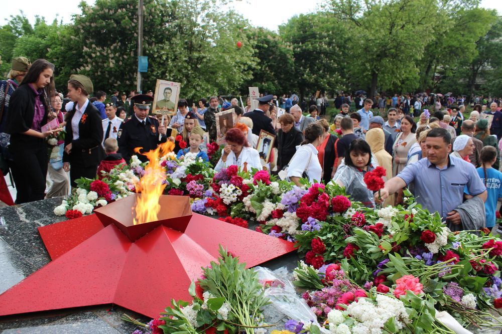 В Ленинском районе проведены шествие «Бессмертный полк России» и торжественный митинг, посвященные 73-й годовщине Великой Победы