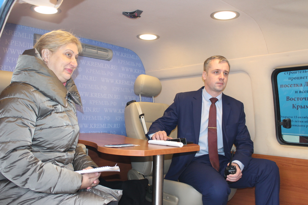 Прием граждан Ленинского района в передвижном комплексе мобильной приемной Президента Российской Федерации