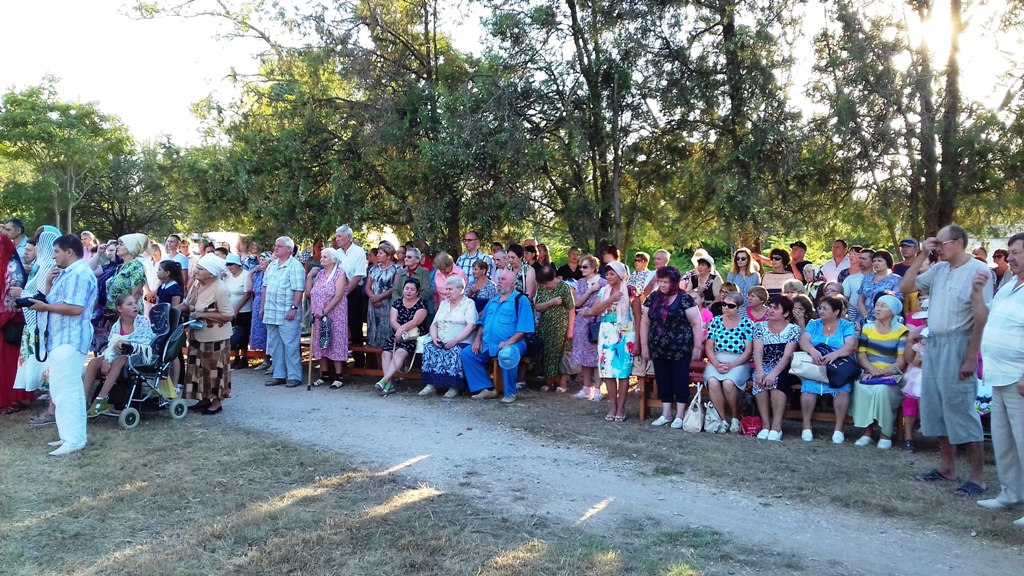 Александр Мачусский принял участие в церемонии закладки первого камня и освещения креста под строительство Храма Иоанна Кронштадского