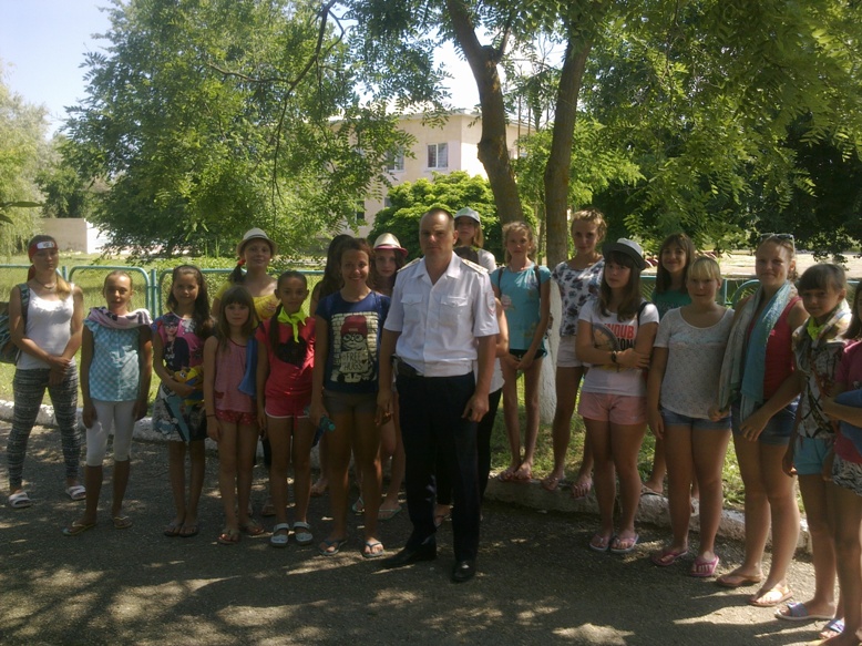 Сотрудники ГИБДД ОМВД России по Ленинскому району