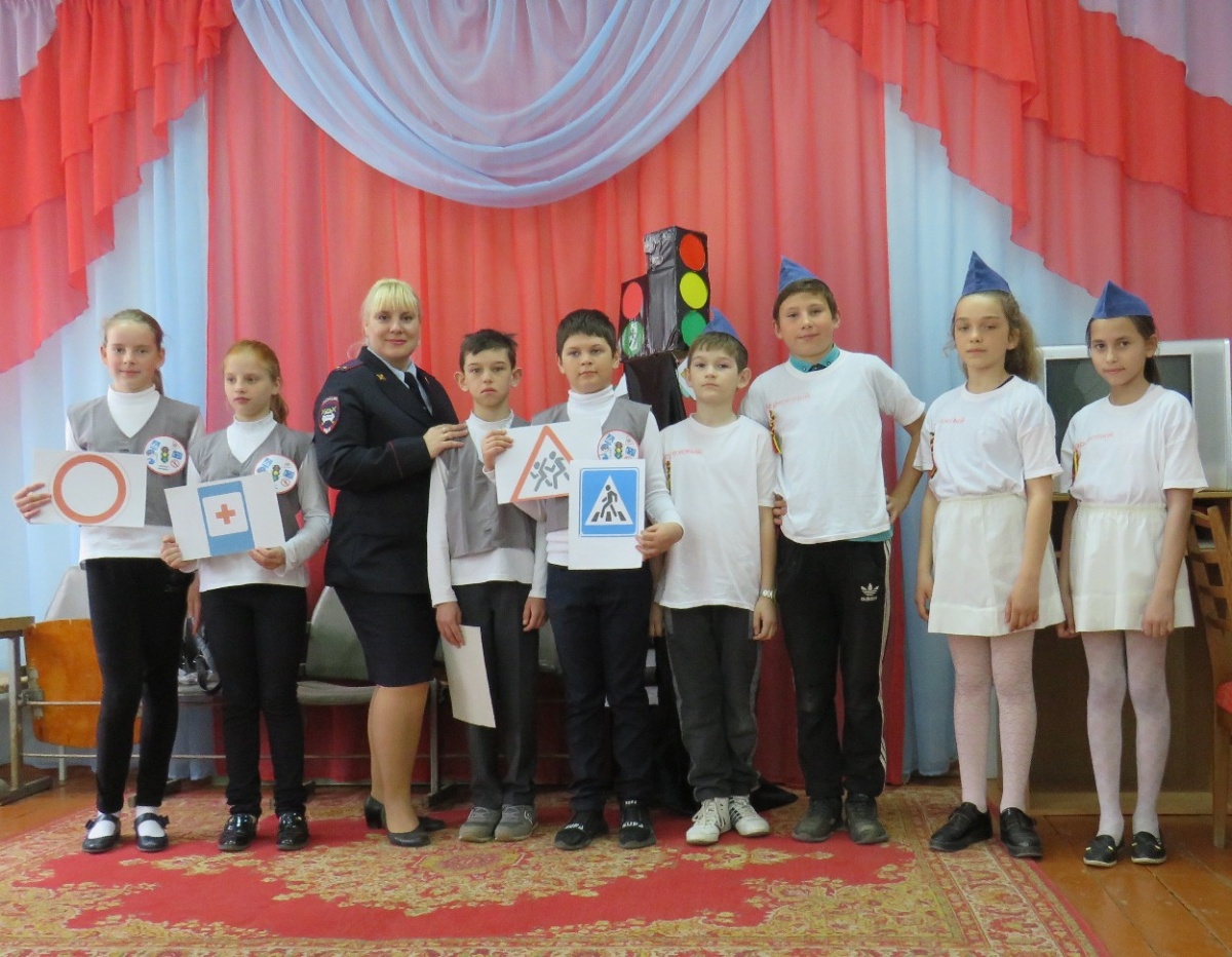 В Ленинском районе юные инспектора дорожного движения соревновались в конкурсе «Безопасное колесо»