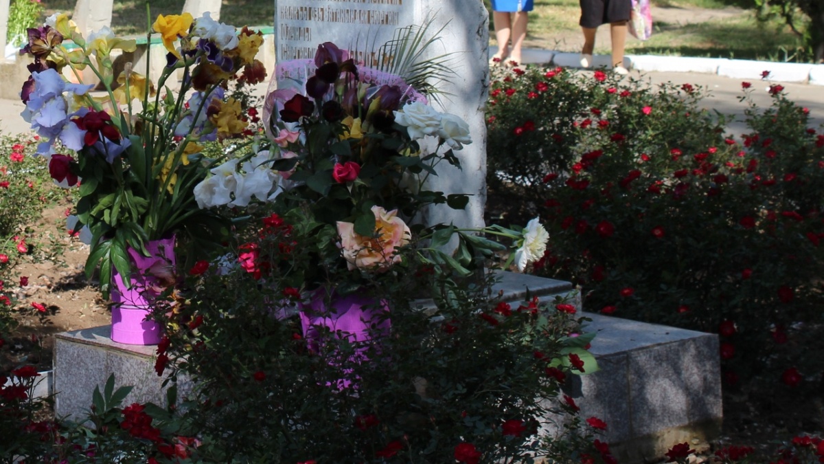 В Ленинском районе состоялось траурное собрание и возложение цветов, приуроченное ко Дню памяти жертв депортации народов из Крыма