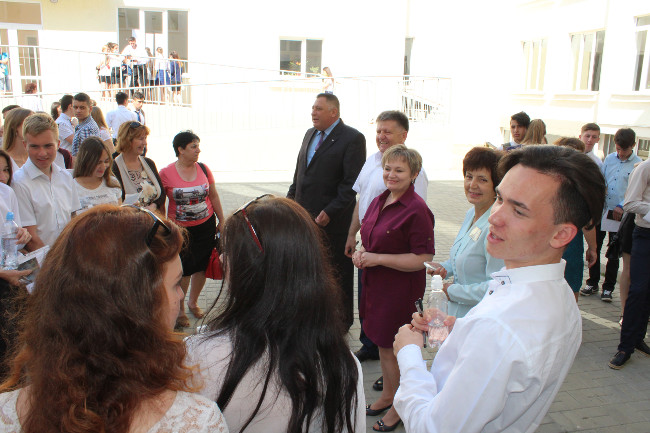 Выпускники 11-х классов Ленинского района сдают государственную итоговую аттестацию