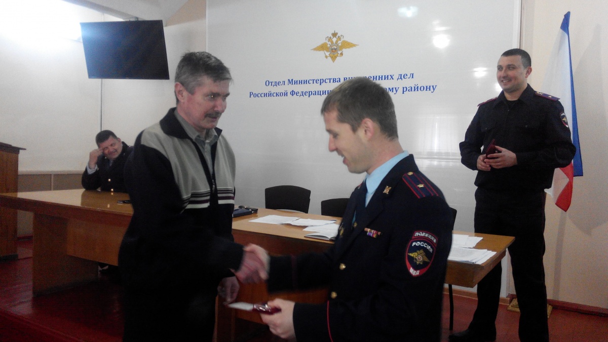 В Ленинской полиции поздравили пенсионеров с Днем ветеранов ОВД и ВВ МВД России