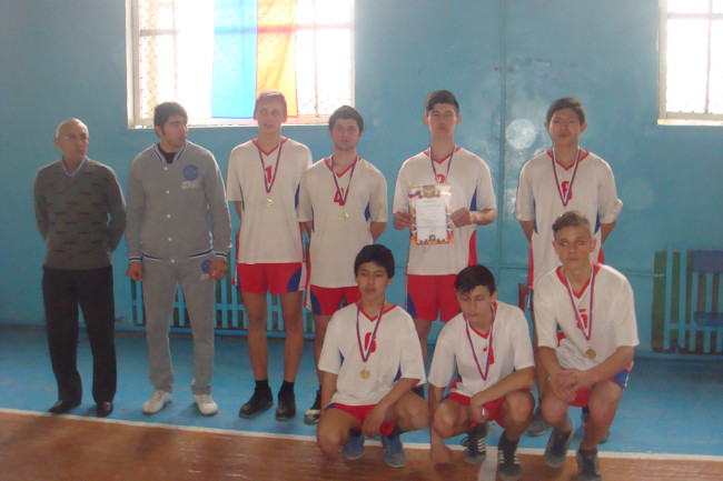 В Ленинском районе прошли соревнования по волейболу среди школьников